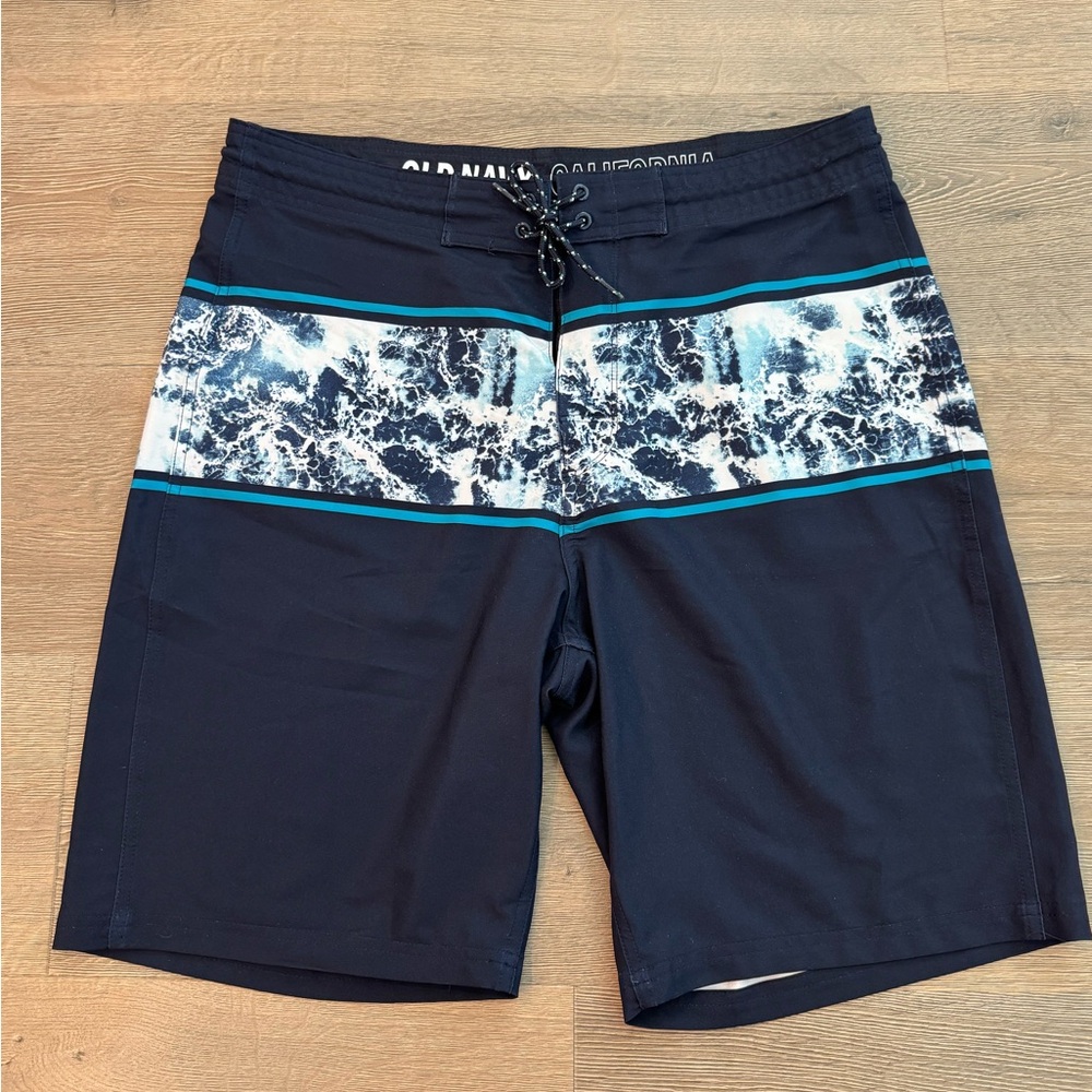 Old Navy Color-Blocked Built-In Flex Board Shorts Blue White Ocean Waves